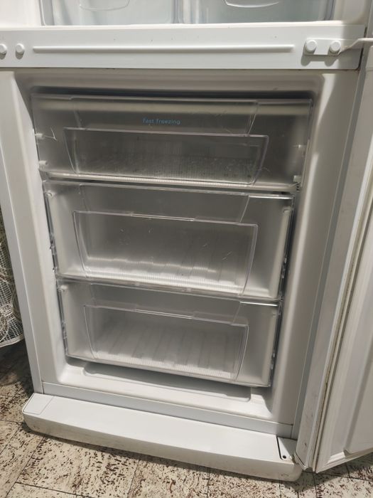 Продам холодильник