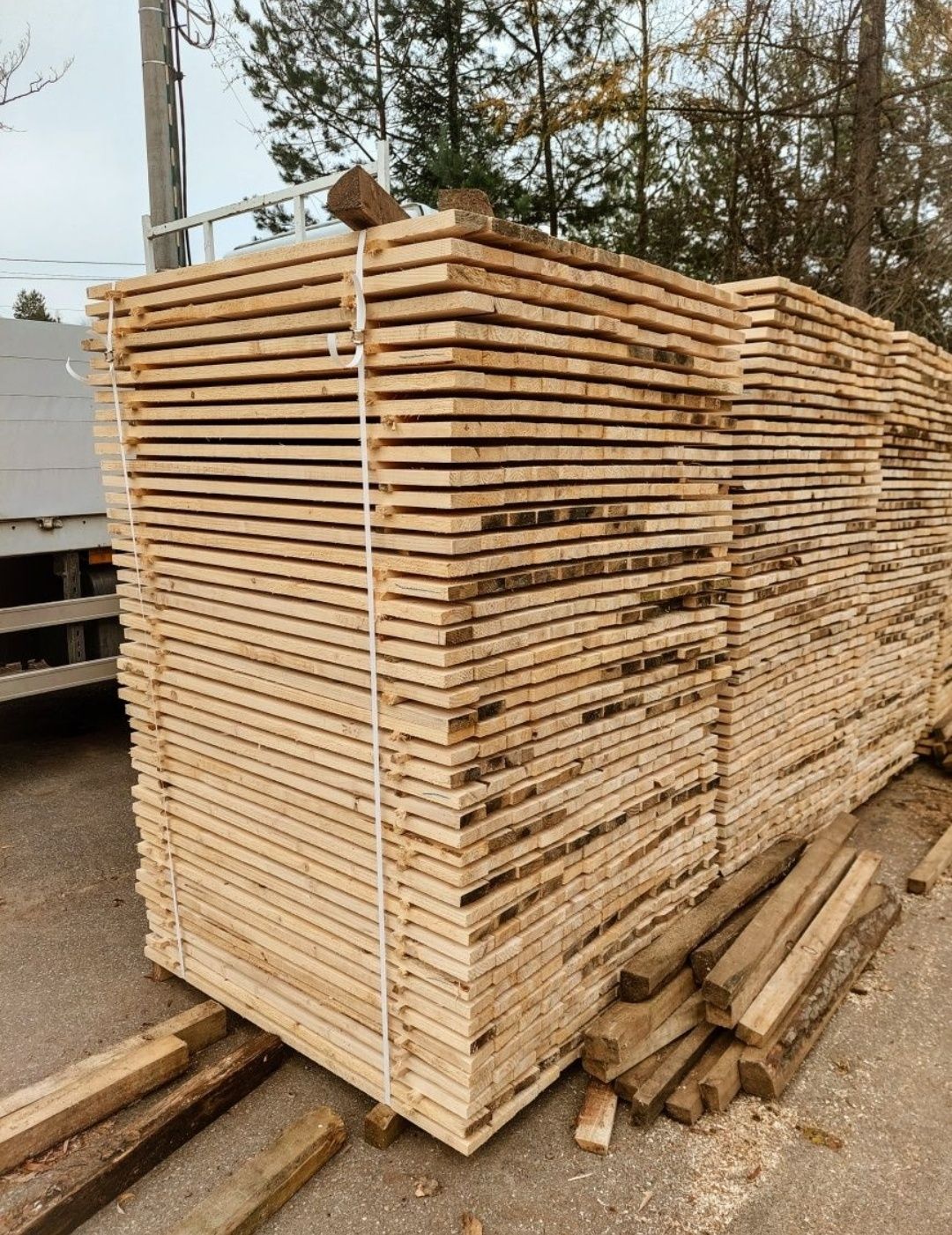 Drewno konstrukcyjne więźba dachowa belki łaty kantówki podkarpackie c