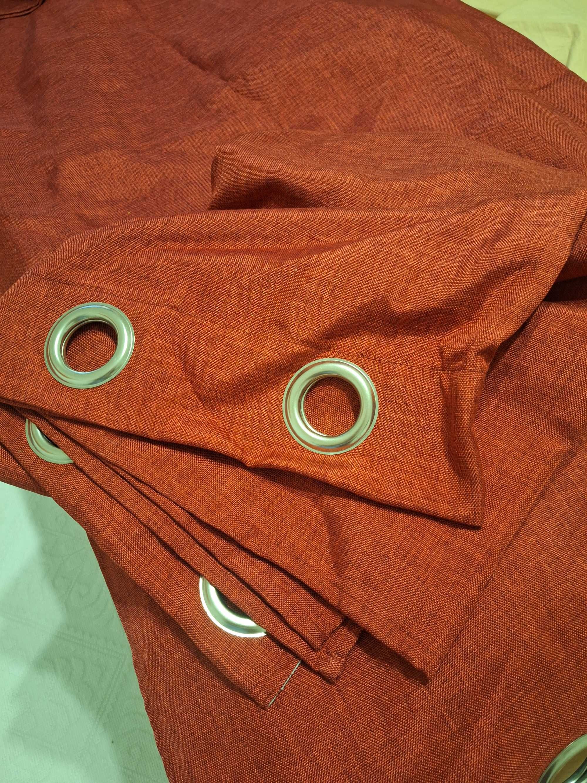 Cortinas vermelhas
