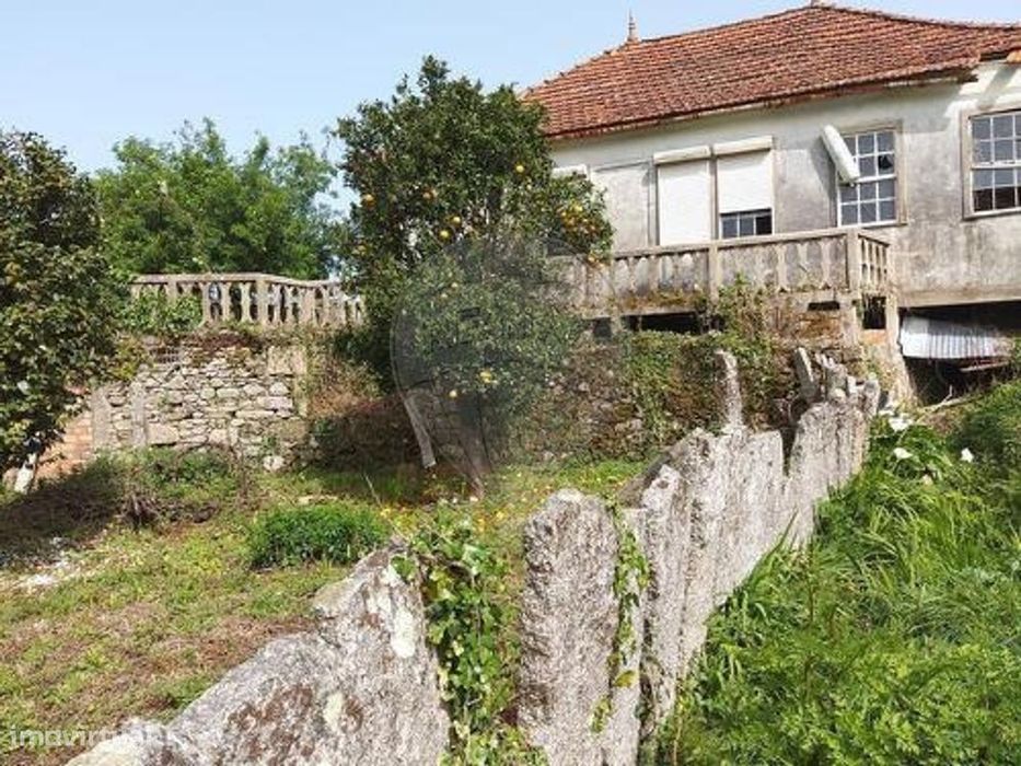 Moradia T4 para venda