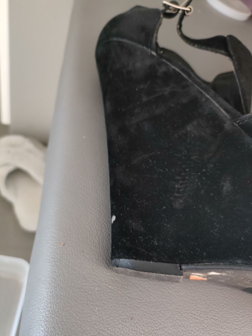 Buty koturny czarne