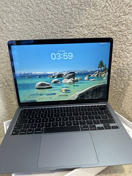 Used MacBook Air 13 M1 8/256 gb Space