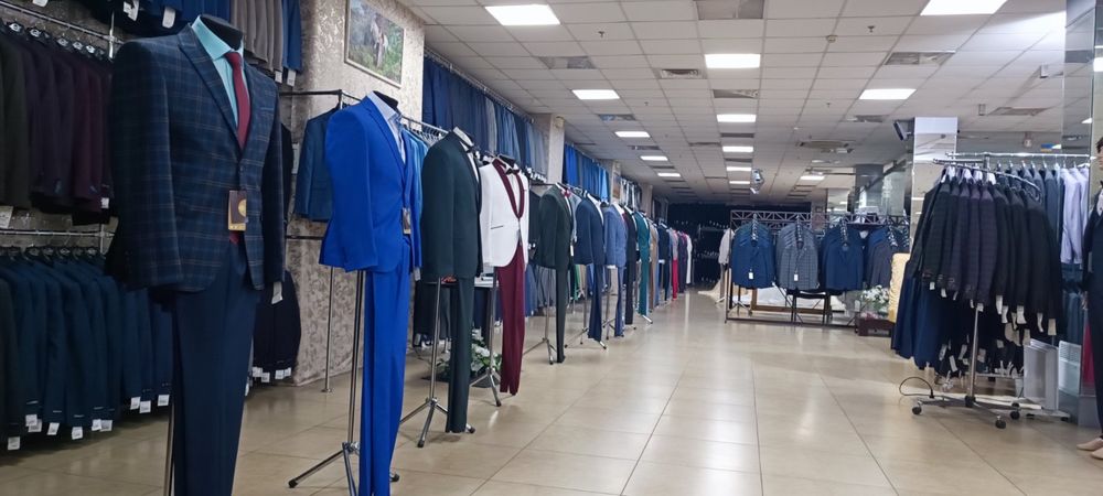 Чоловічі костюми, великий асортимент!