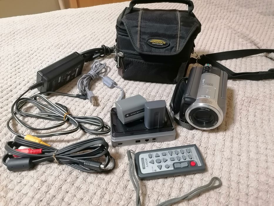 Видеокамера  Sony Handycam DCR - SR80 60GB HDD CAMCORDER + BONUS