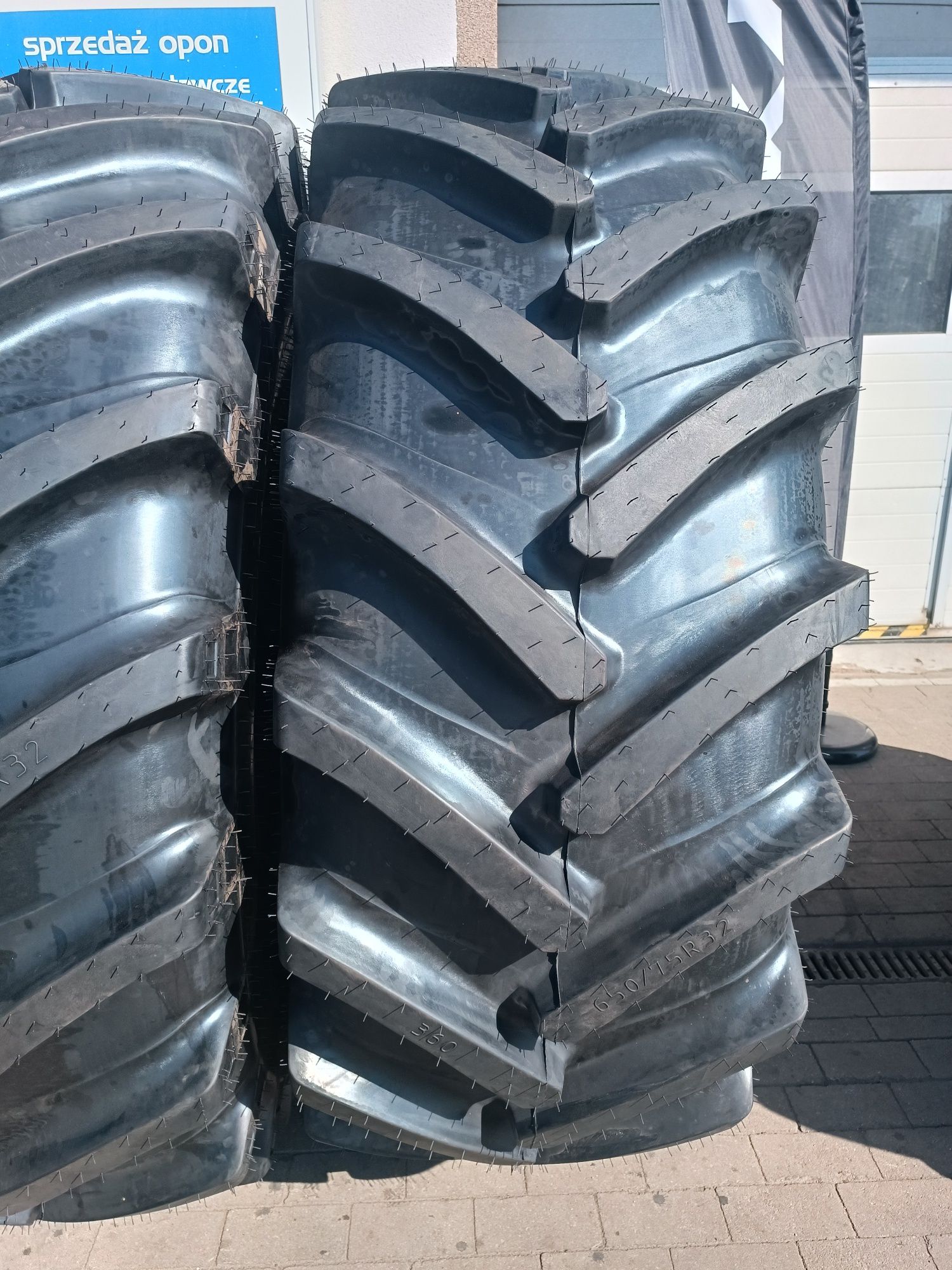 650/75R32 Galaxy Earth- PRO HS Radial 24.5R32