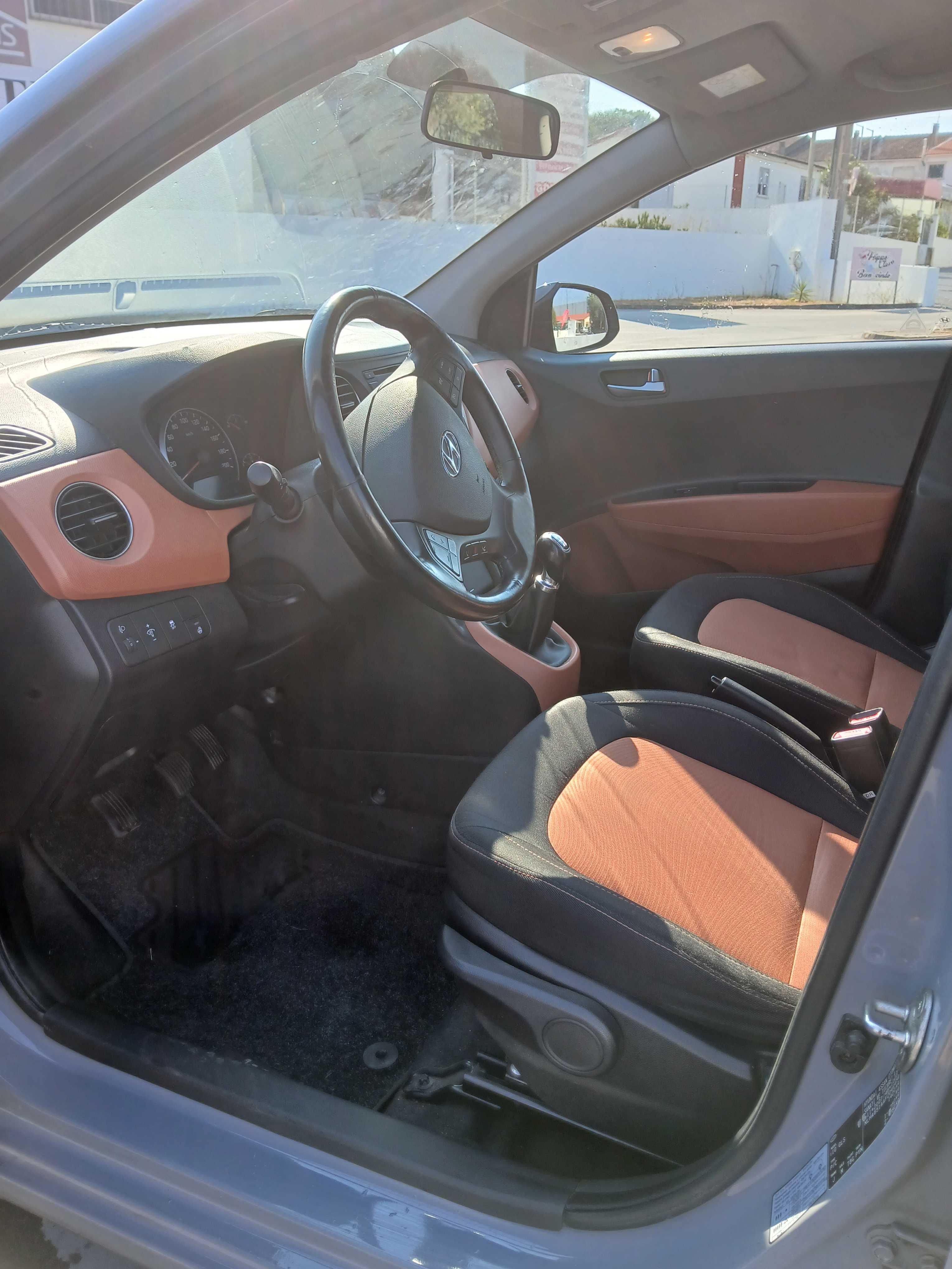 Hyundai i10 1.0 Gasolina 2014 - Bluetooth, Bancos Aquecidos,