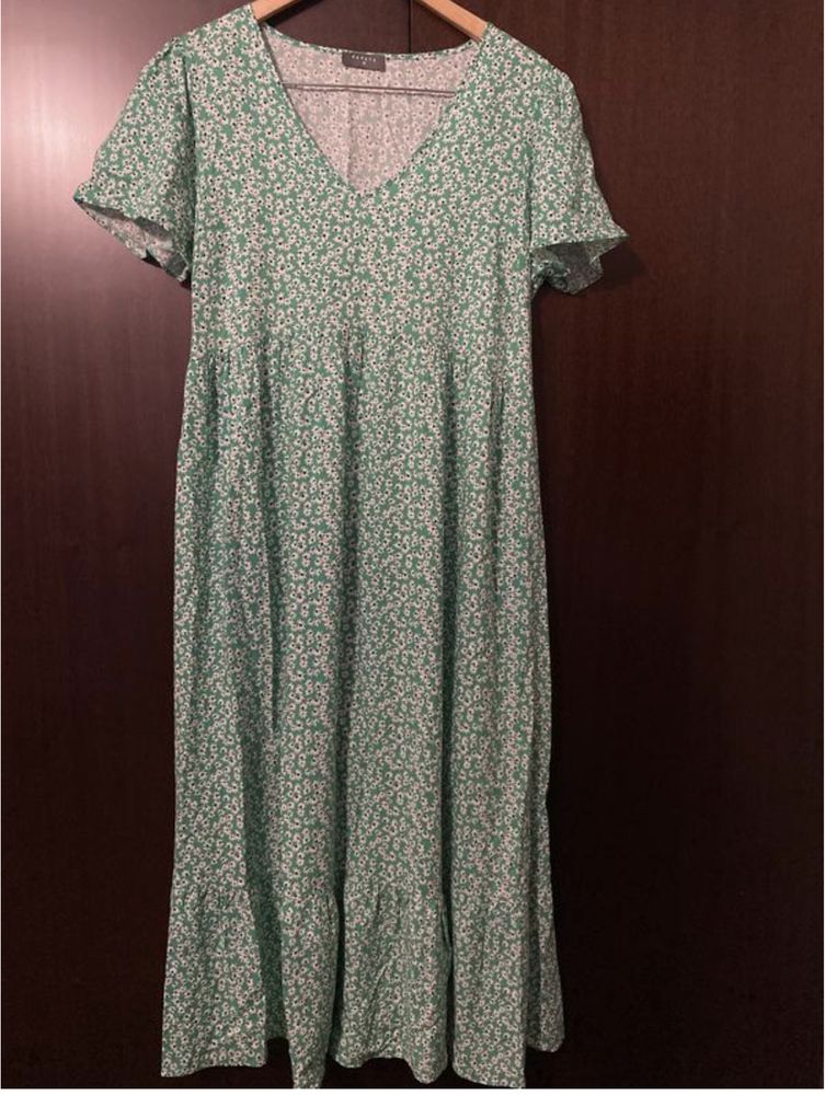 Сукня з віскози (розмір 50-52)