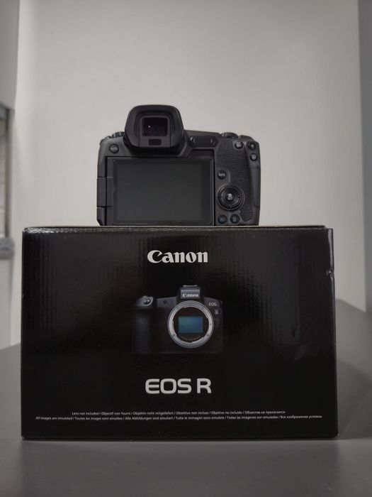 Maquina fotográfica Canon EOS R