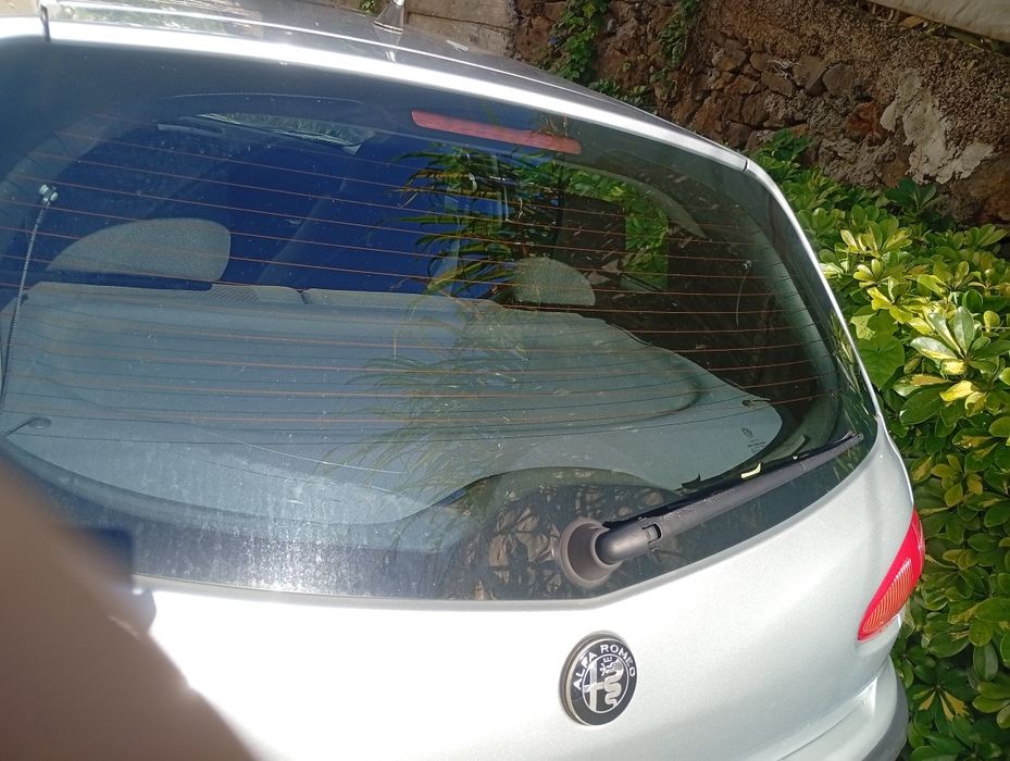 Alfa Romeo 147 em excelente estado geral, motor 1.6 de 120cv