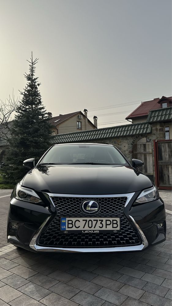 Продам Lexus CT200 HYBRID лексус ст200 гібрид 2020 рік full led