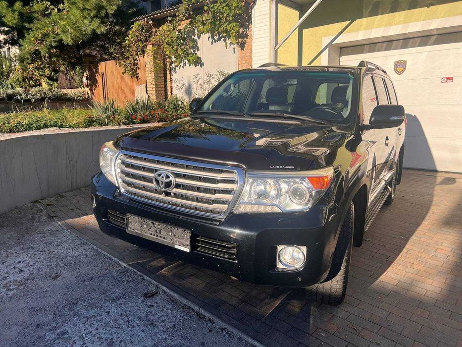 Toyota Land Cruiser 200
