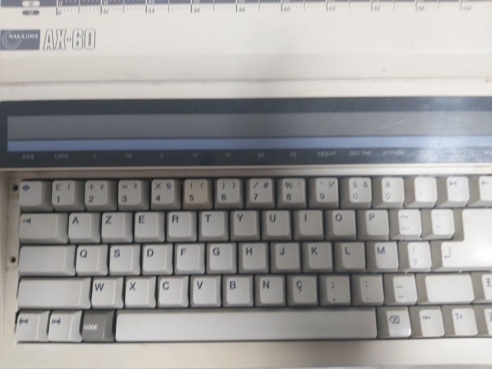 Máquina de escrever Nakajima