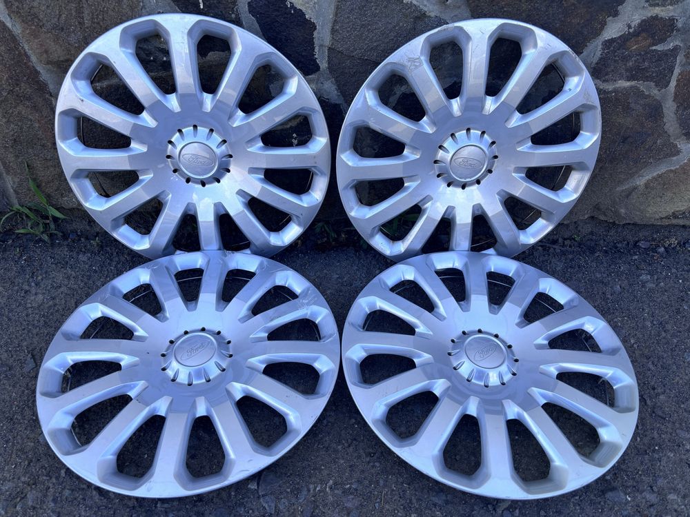 Продам колесні ковпаки Ford