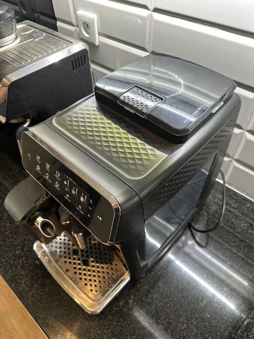 Ekspres automatyczny do kawy Philips Latte Go