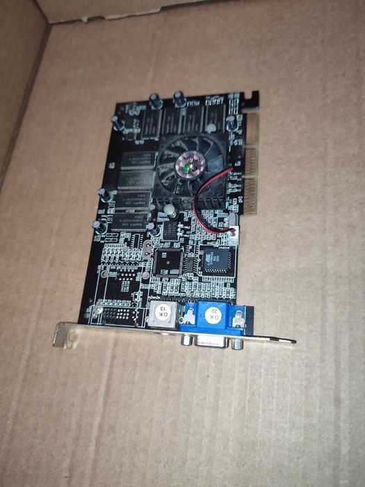 Motherboard ASUS p4s533, com gráfica GeForce 4 mx440