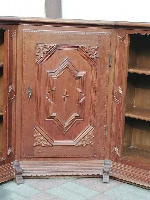 Piekny narożnik z intarcja.