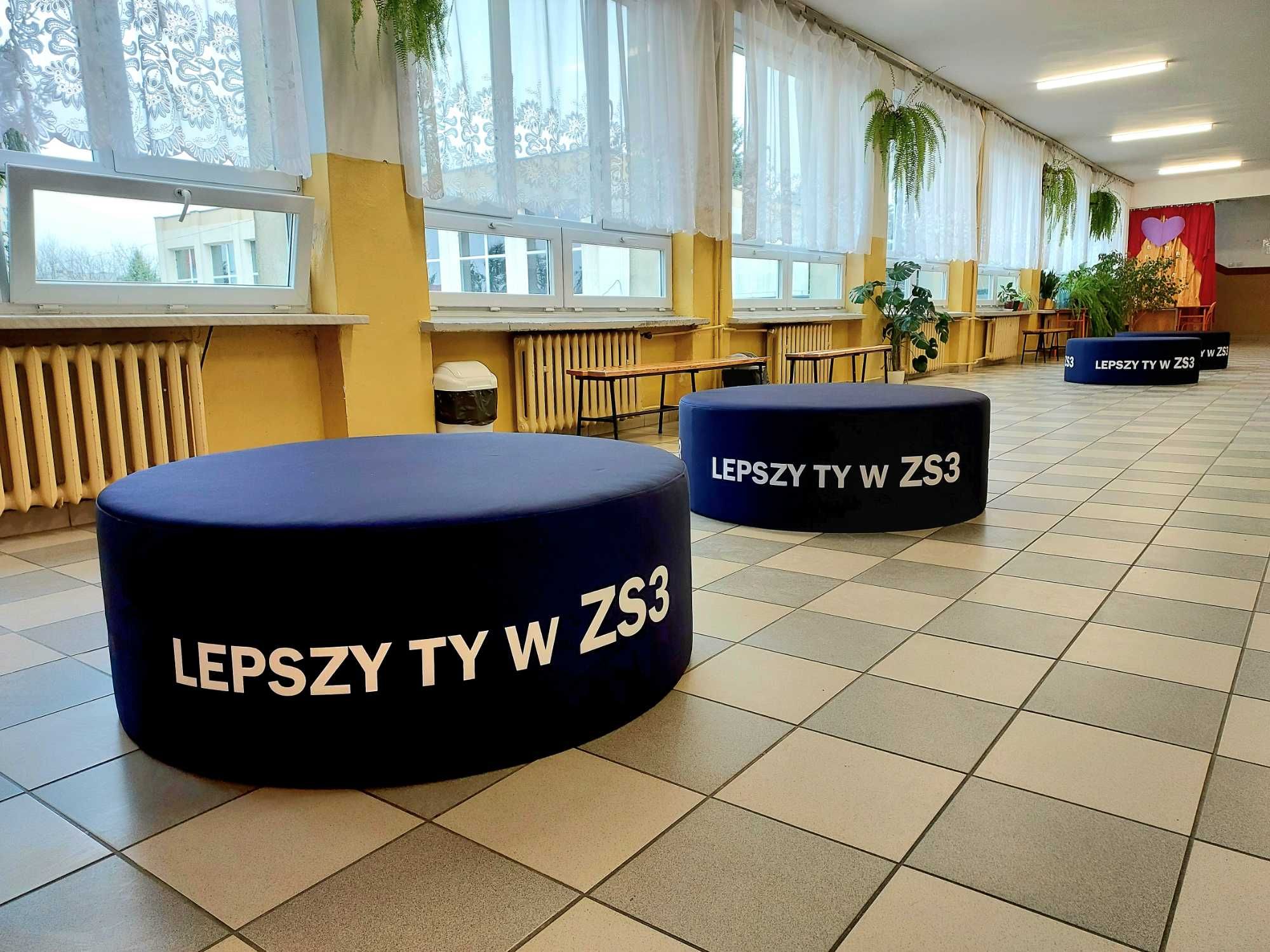 Pufy reklamowe z nadrukiem, pufy modułowe, pufy do szkoły