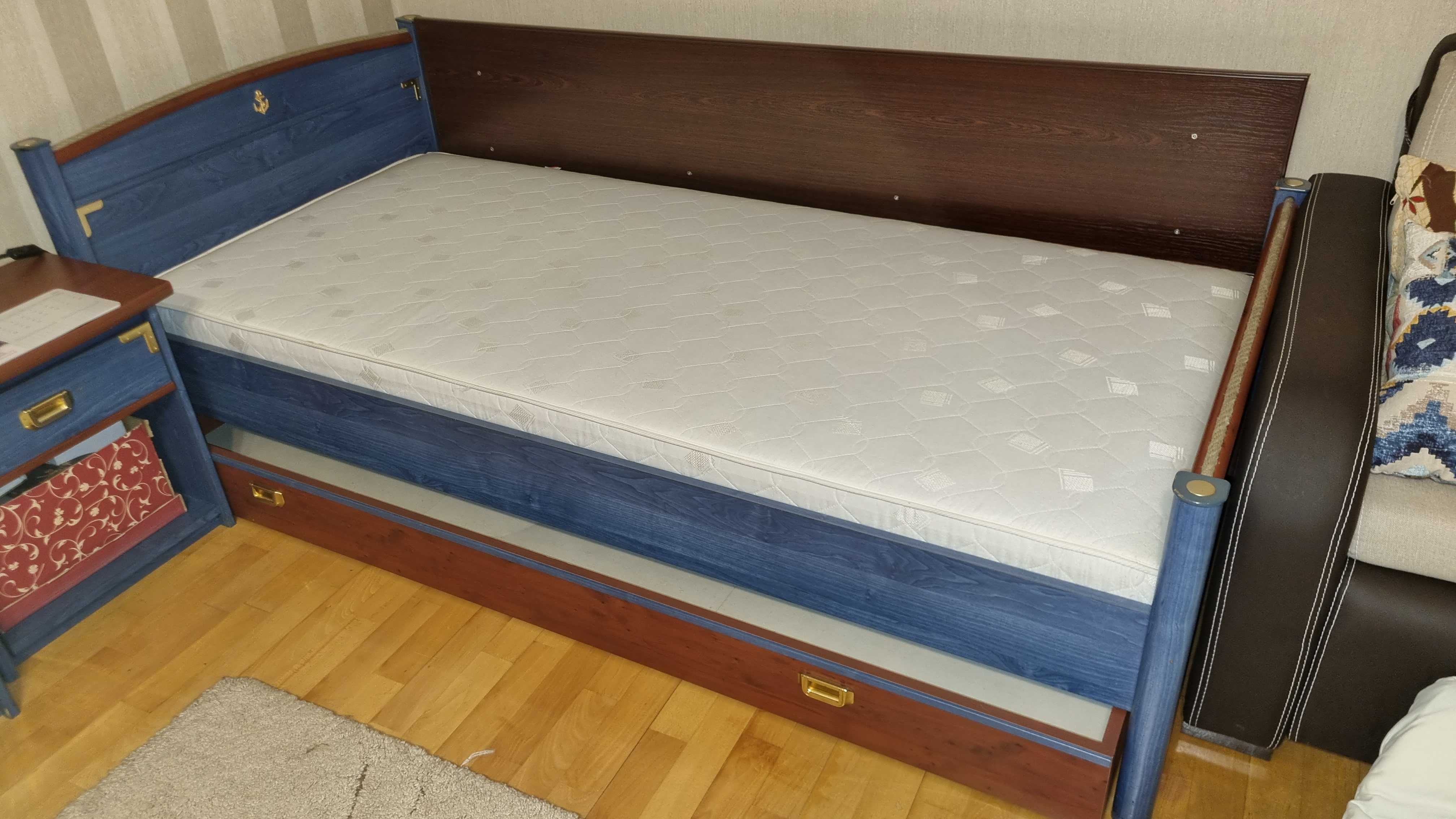 Łóżko jednoosobowe wraz z materacem i szufladą