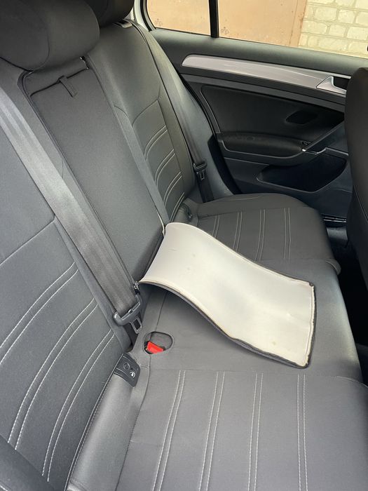 Чехлы Volkswagen Golf 7 E-Golf