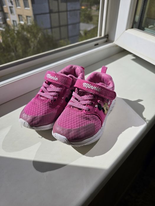 Кросівки, мокасини для дівчинки