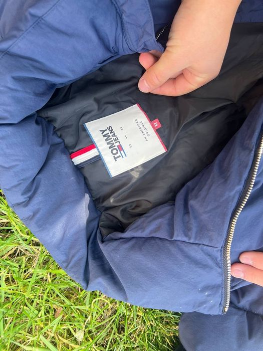 Куртка-пуховик темно-синього кольру на блискавці дві кишені на блискав