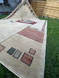 Beżowy dywan 220x320