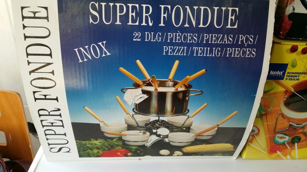 Lote mala e fondue e maquina cozer ovos e termo