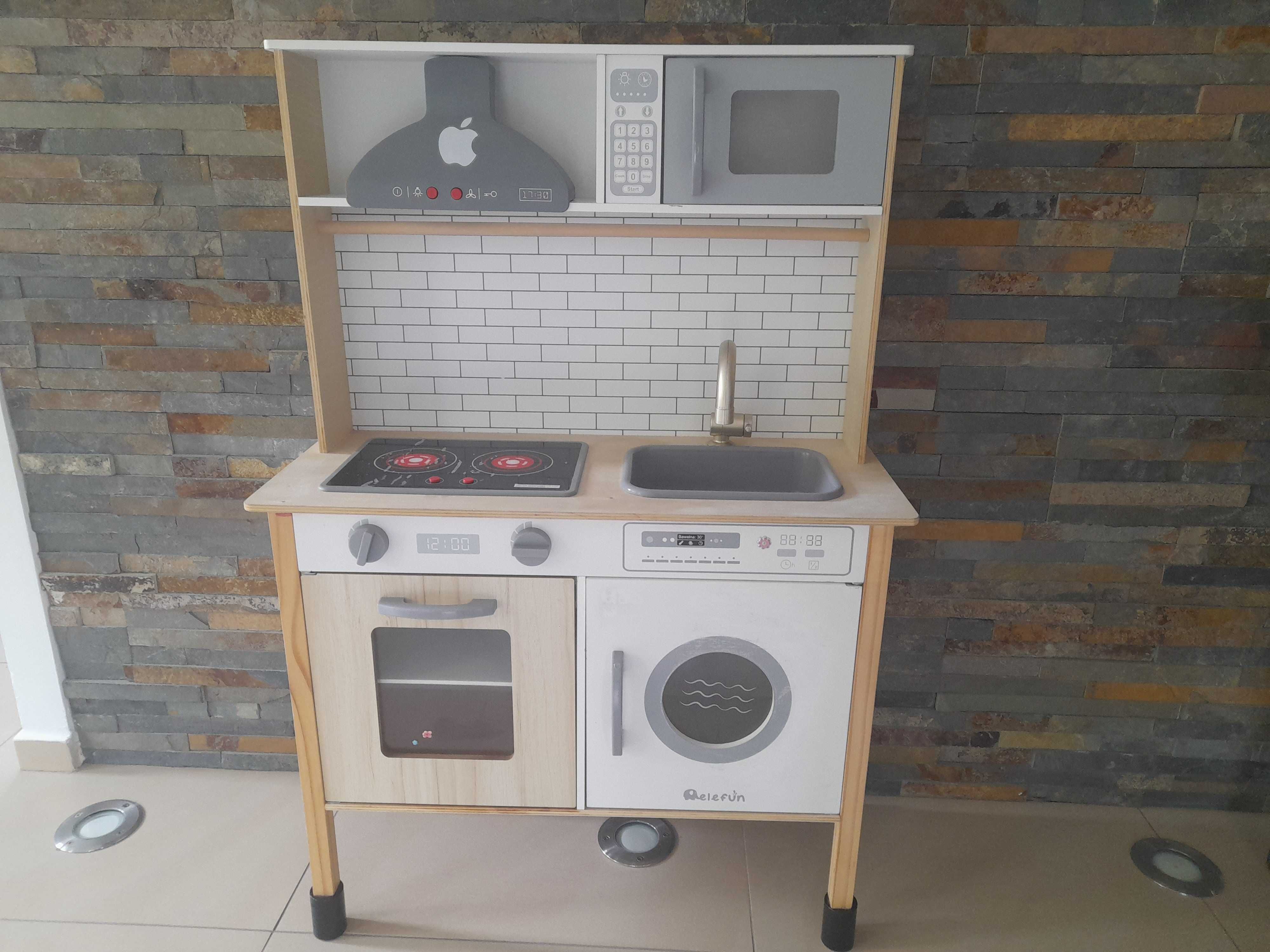kuchnia kuchenka drewniana interaktywna dla dzieci