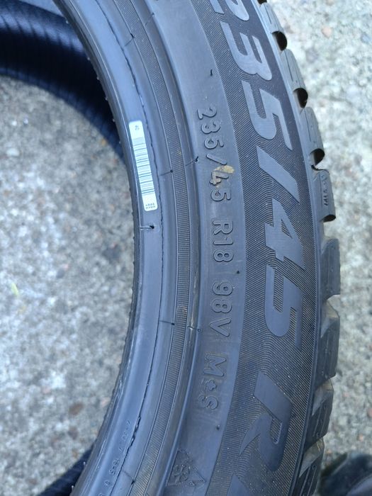 1szt DEMO jak NOWA Pirelli Sotto Zero 3 235/45/18 98V TO PNCS 9mm 2023