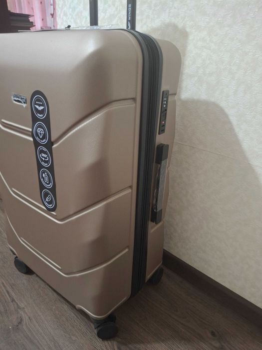 Продаю нову велиику валізу Wings L 75/49/31 97 L