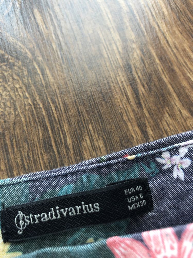 Stradivarius spodnie kwiaty floral 38 chinosy
