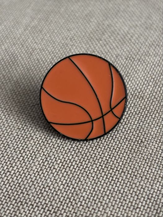 Przypinka pin badge broszka koszykówka kosz piłka do kosza sport nba