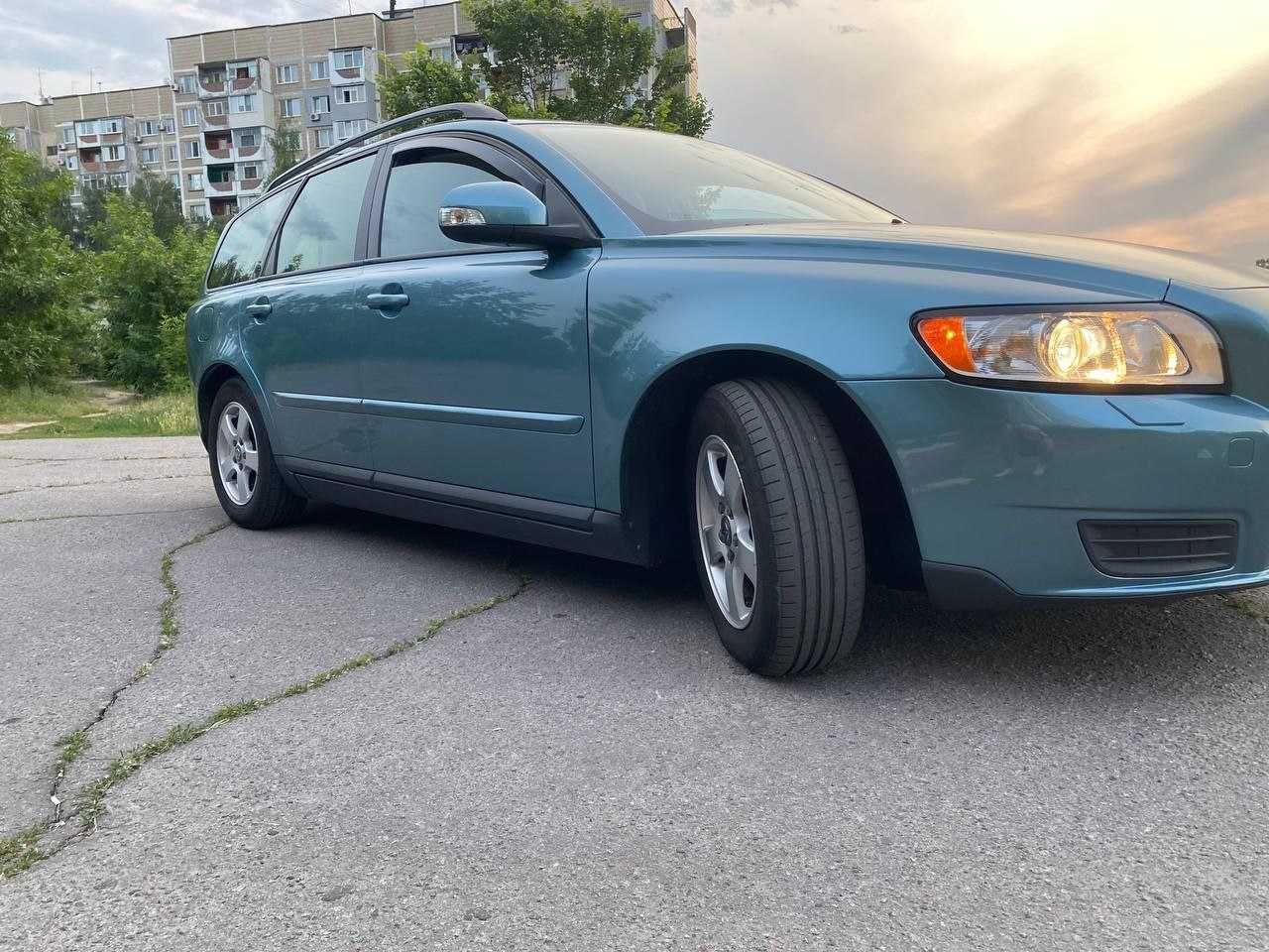 Продам своё авто Volvo V50