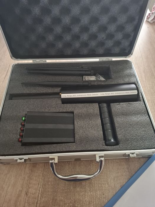 Ręczny wykrywacz metali detektor AKS