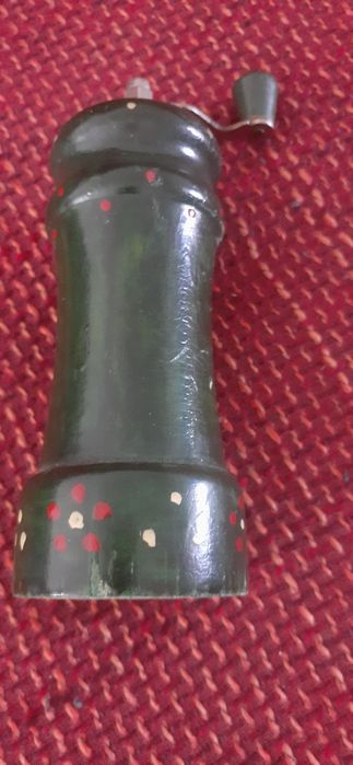 Мельница  для специй,деревянная