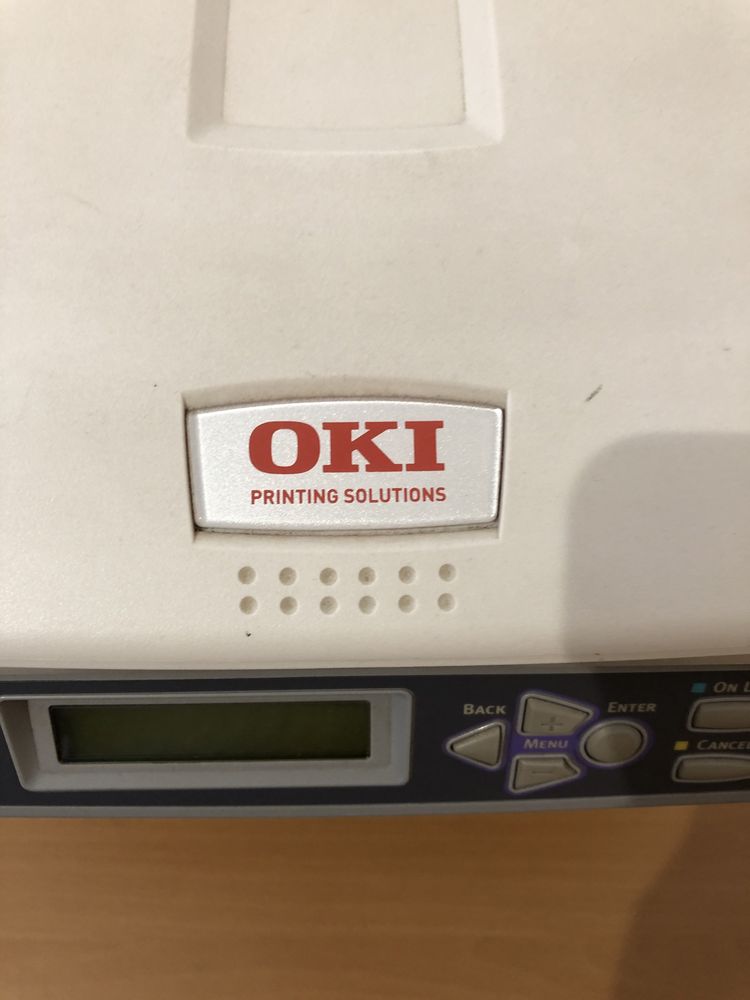 Impressora marca OKI C5850
