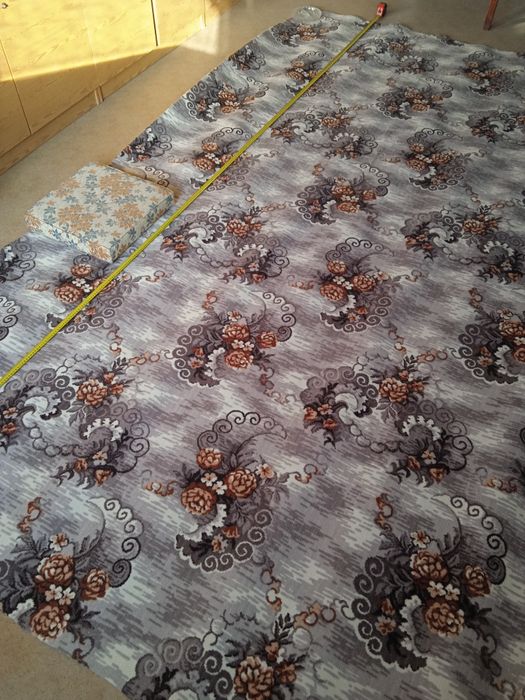 Продам кавролін новий на клейовій основі 3.66/3.85м. 200 грн.м.2 в