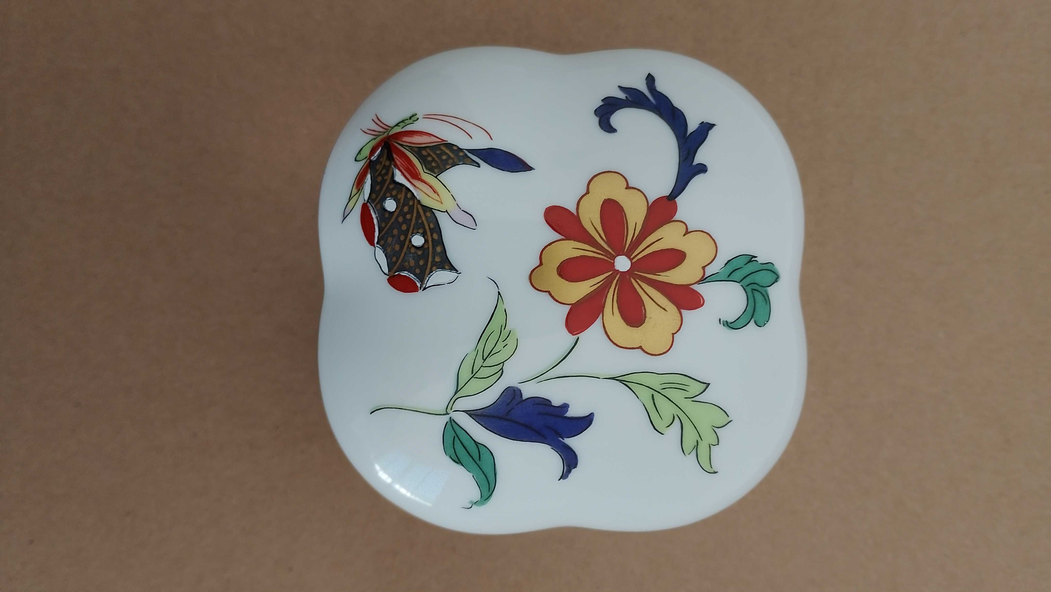 Caixa de porcelana Vista Alegre (Samatra)