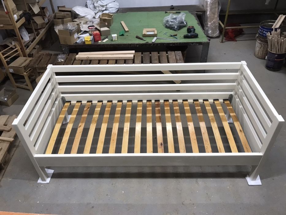 Продам НОВЕ односпальне ліжко(виробництво)