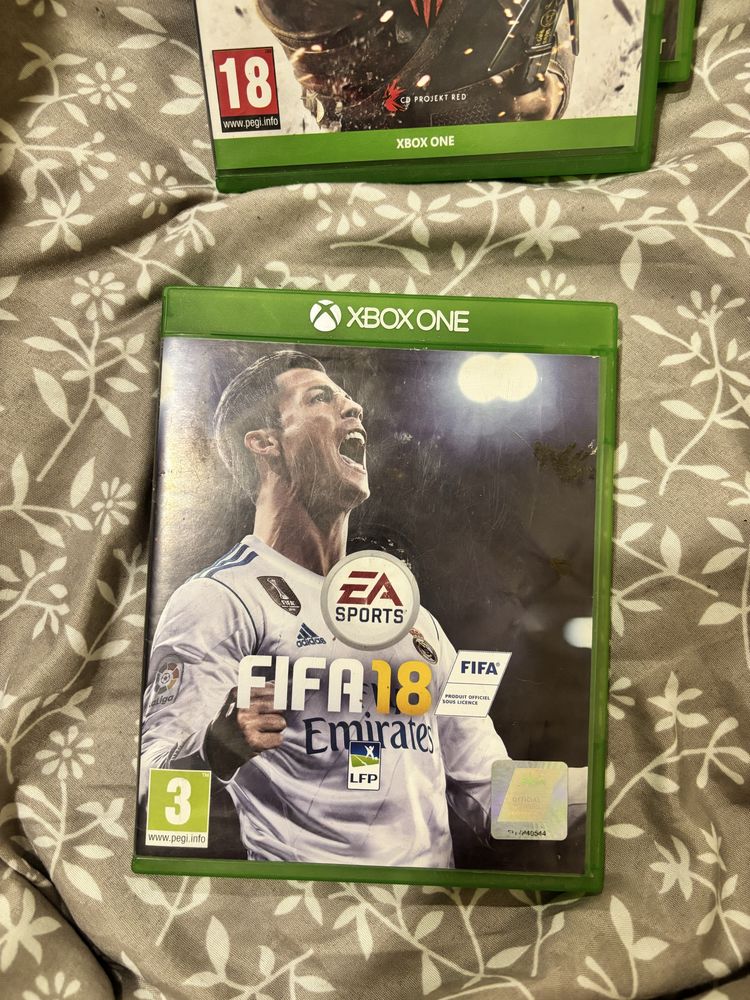 Gry Xbox One wersje z dodatkami i bez plus gra edycji roku