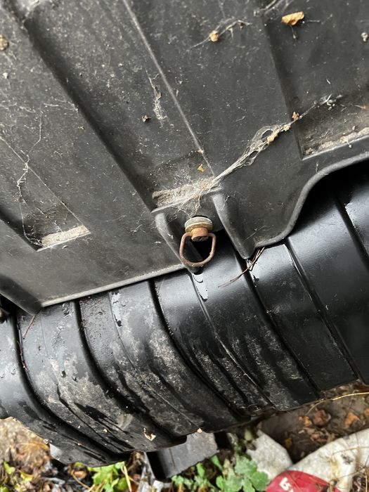 Кришка акумуляторів MAN TGA