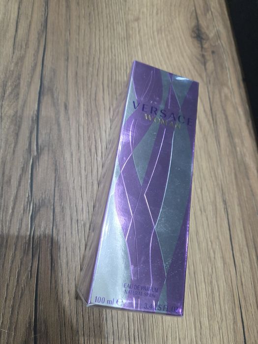 Perfum versace woman