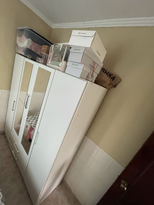 Conjunto de mobiliário para restaurar