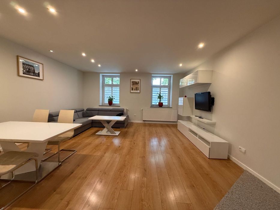 Eleganckie i klimatyczne mieszkanie 82 m² – ścisłe centrum