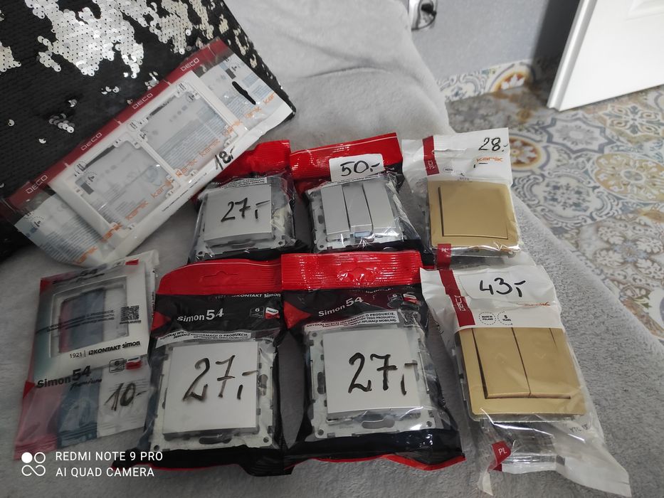 Włączniki NOWE!!! Sprzedaję ponieważ mi zostały.