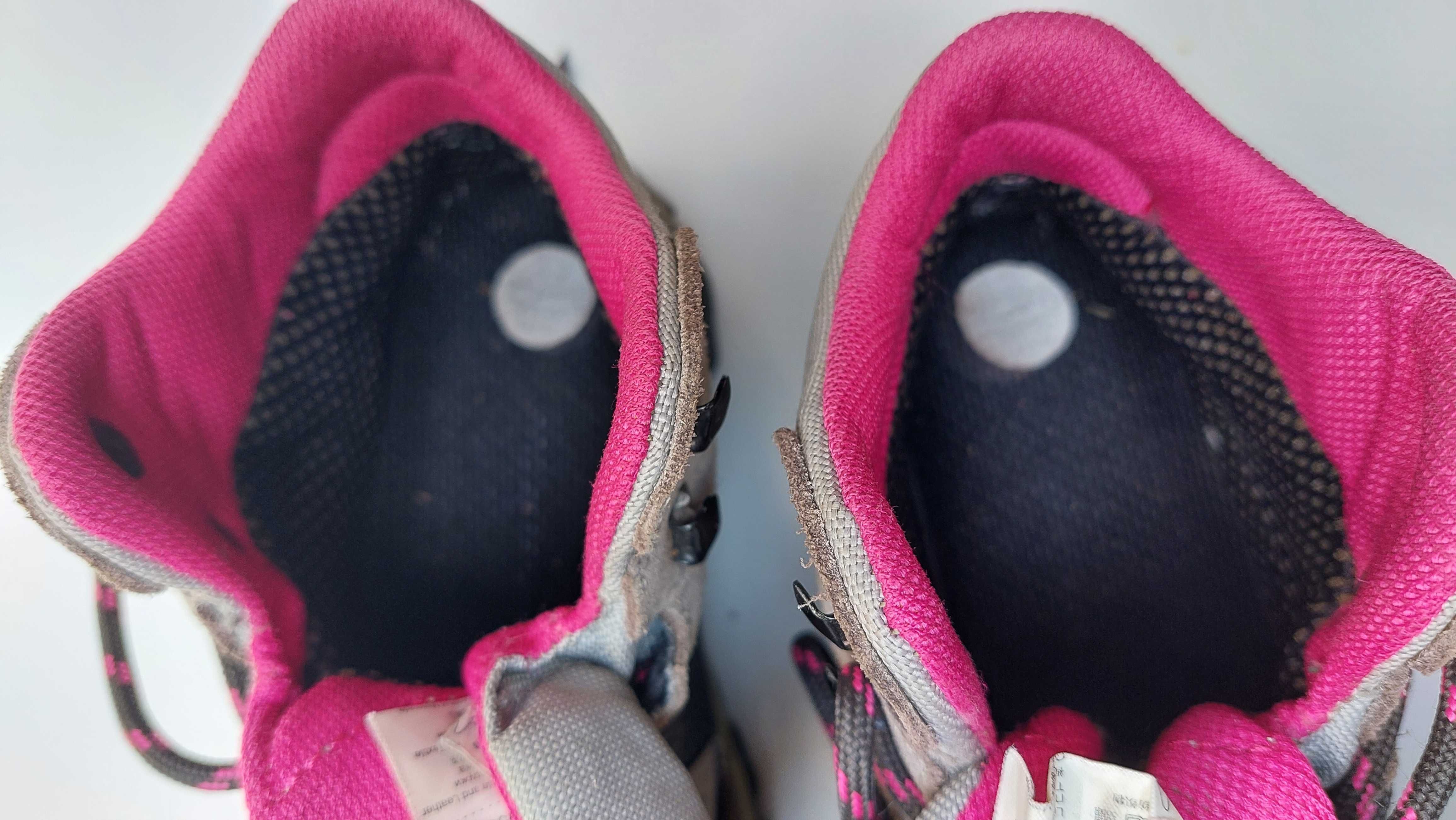 Przedmioty użytkownika
buty trekingowe Quechua rozmiar 32
