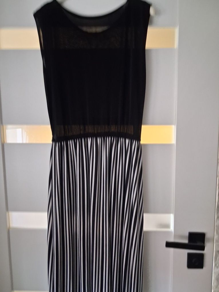 Czarno- biala sukienka maxi