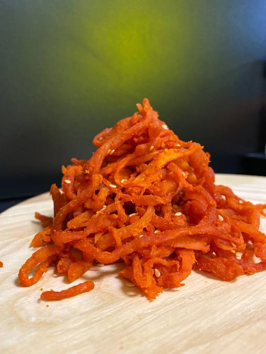 Рибні снеки, джерки, арахіс, фісташка