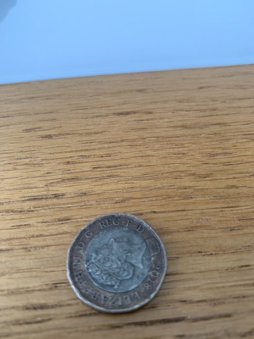Moeda rara one pound 2018 Elizabeth II D G REG F D
