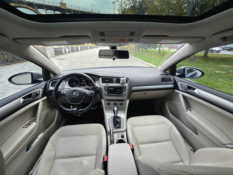 Продам Volkswagen Golf 7